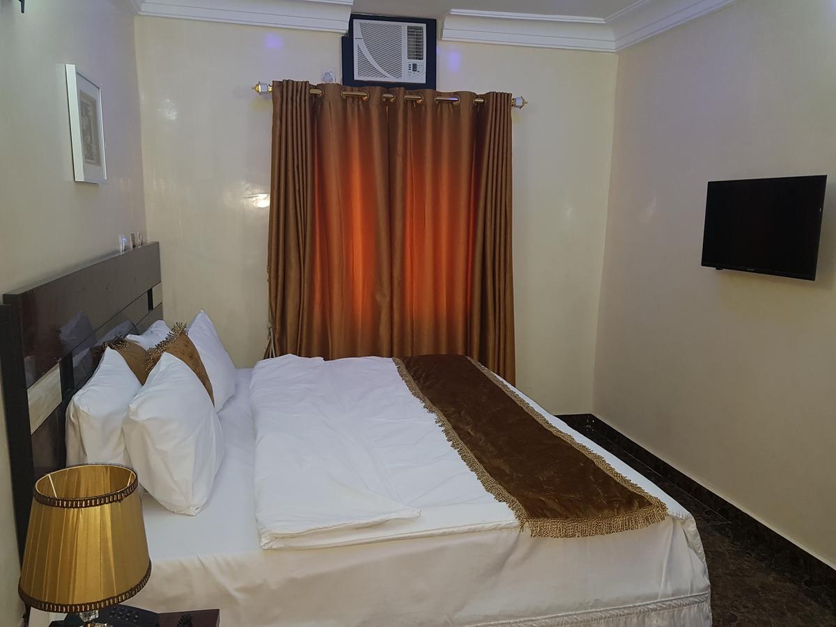 The Resident Hotel Owerri Exterior photo